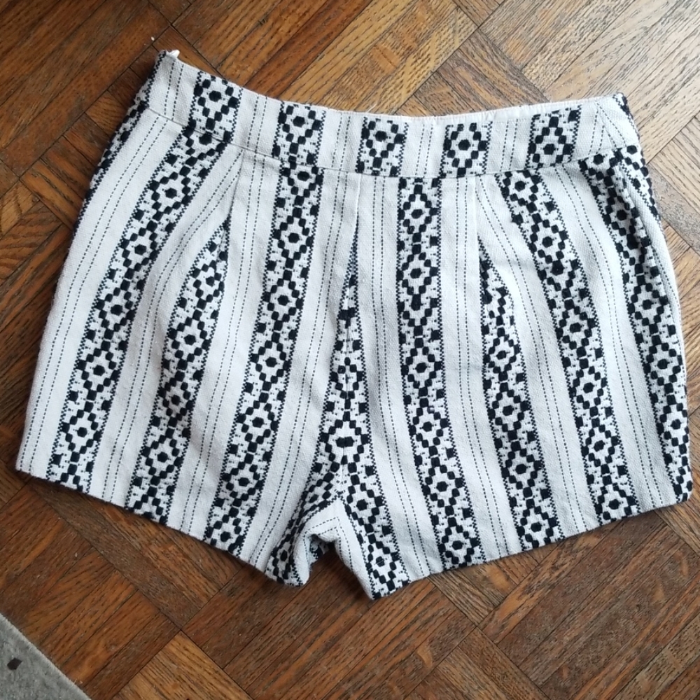 Hollister Shorts Sz 3 Side Zip EUC Boho - Picture 3 of 4